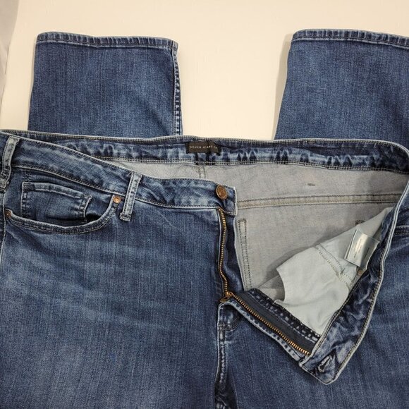 Silver Jean Suki Capri Women's Dark Wash Jeans in a Size 24x23.5 - Picture 3 of 11